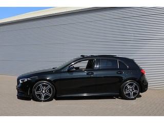 Mercedes-Benz A-klasse 200 AMG Pakket AMG NightPakket (Panoramadak Sportleder Widecreen Sfeer Navi/Camera M-Bux Full-Led Pdc V+A PrivacyGlass)