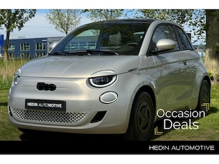 Fiat 500 Giorgio Armani Edition 42 kWh Airco | JBL Sound | stoelverwarming | LM velgen EA | Draadloze Carplay | Getinte ramen