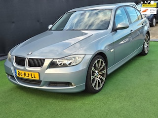 BMW 320i Dynamic Executive AUTOMAAT!
