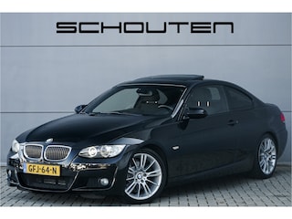 BMW 3-serie Coupé 325i M-Pakket Schuifdak HiFi Xenon Sportuitlaat 18"