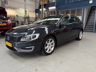 Volvo V60 D4 181pk Summum Geartronic | Crème leder | Stoelverwarming | Navigatie | Voorruitverwarming | Afn. trekhaak | NAP | Rijklaar prijs!