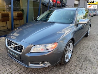 Volvo V70 2.5FT R-Design 230PK LEER / XENON / TREKHAAK