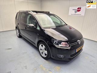 Volkswagen Touran 1.4 TSI Highline 7 Pers Navi Pano Ecc Cruise Control Alu Pdc Trekhaak