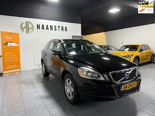 Volvo XC60 2.0 T5 Momentum Navigatie, Dealer Auto, NAP, Nieuw Staat!