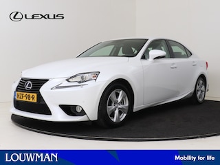 Lexus IS 300h Business Line Limited | Parkeersensoren | Premium Navigatie | Licht&Regen Sensor |