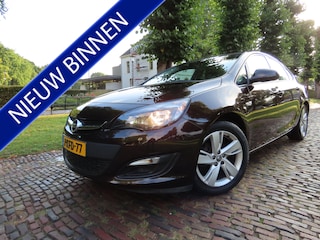 Opel Astra 1.4 Turbo Edition 141 PK!!! Ecc Cruisecontrol Navigatie Pdc Lm Velgen Trekhaak***Dealer Onderhouden***