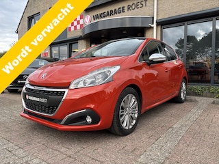 Peugeot 208 5DRS 1.2 Automaat Allure Panoramadak / Trekhaak / Carplay