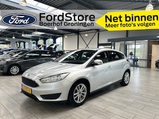 Ford Focus EcoBoost 100pk Trend | Trekhaak | 100% Dealer onderhouden | Voorruit verwarming | Parkeersens. achter | Cruise |