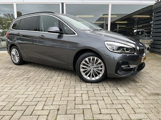 BMW 2-serie Tourer 216i Business Edition Plus 50% deal 9.975,- ACTIE 7 Persoons / Trekhaak / Leder / Camera / Stoelverwarming