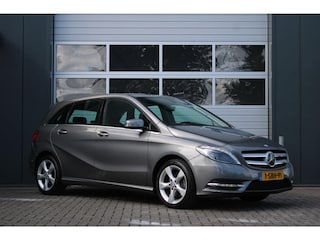 Mercedes-Benz B-klasse 180 Ambition Airco/Cruise/Bi-Xenon/Navi/Bluetooth/PDCv+a/RadioAUX.USB/Isofix/17"LM/Trekhaak/APK:03-06-2026