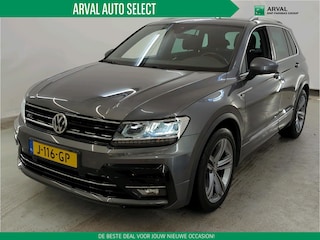 Volkswagen Tiguan 1.5 TSI 150pk Automaat Highline Business R Line Executive | Trekhaak | Navi | CarPlay | LED | Spiegelpakket |19"