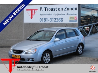 Kia Cerato 1.6-16V LX *Meeneemprijs*Airco/Radio-CD speler/Elektrische ramen/Elektrisch verstelbare spiegels/15'' Lichtmetalen velgen.