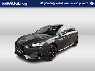 Cupra Leon 1.4 e-Hybrid VZ Performance / 19 Inch / Achteruitrijcamera / Park Assist / Stoelverwarming / 245 PK