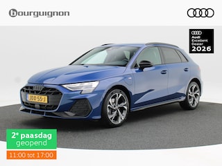 Audi A3 Sportback 40 TFSI e 204 Pk Automaat S-Line | LED | Camera | Carplay | Stoel Verwarming | Navigatiesysteem | Sensoren | Elektrische Stoelen | 18 Inch | 9.557 Km!!