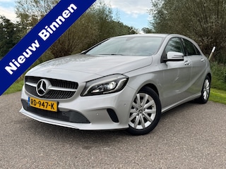 Mercedes-Benz A-klasse 180 Business Solution - Navigatie - Camera - Automaat - LM Velgen - Stoelverwarming / Half leder