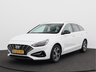 Hyundai i30 Wagon 1.5 T-GDi MHEV Premium/ lage km/ zeer mooi!