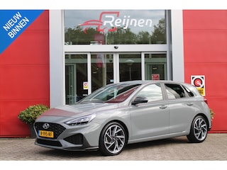 Hyundai i30 1.5 T-GDi 160PK MHEV N LINE | ELEKTRISCH VERSTELBARE BESTUUDERSSTOEL MET GEHEUGENFUNCTIE | STOEL VERWARMING | PARKEERSENSOREN VOOR EN ACHTER | ACHTERUITRIJ CAMERA | APPLE CARPLAY/ANDROID AUTO | NAVIGATIE | KEYLESS ENTRY/START | FULL LED KOPLAMPEN | DRAADLOZE TELEFOONLADER | DODEHOEK DETECTIE | CRUISE CONTROL |