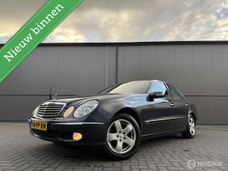 Mercedes-Benz E-klasse 200 K. Elegance Automaat | ACC | Navi | PDC V+A | NL Auto | Trekhaak | Prachtauto!