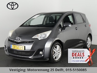 Toyota Verso-S 1.3 VVT-i DYNAMIC PANORAMA NAVIGATIE CRUISE CONTROLL.CAMERA.TREKHAAK COMPACTE HOOGZITTER