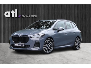 BMW 2-serie Tourer 218i M-Sportpakket, HUD, Adap cruise, Alcantara, 360 camera, Live Cockpit Plus, Grootlichtassistent, Shadowline hoogglans, Stoelverwarming vóór, Achterbank met verstelbare rugleuningen, etc.