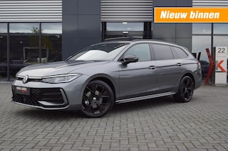 Volkswagen Passat 2.0 TDI DSG R-Line Black st. 150pk/ Panodak/ Head-up/ Trekhaak wegkl./ Camera /Navi