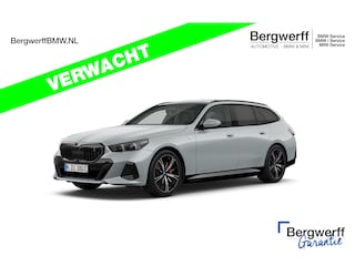 BMW i5 Touring eDrive40 M-Sport Pro - Onderstel Prof - Pano - Driving Ass Prof - Harman Kardon