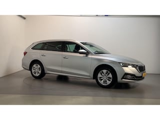 Skoda Octavia Combi 1.0 TSI 110pk Business Edition Virtual Cockpit Navigatie Parkeersensoren