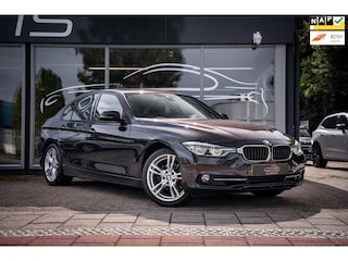 BMW 330e Edition Luxury Line Purity High Executive Lane Assist|Dealer OH|Grootscherm Navi|LED|Cam|Ambianceverlichting|