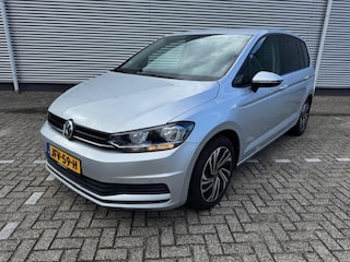Volkswagen Touran 1.2 TSI 7persoons,clima,wegklapbare trekhaak,stoelverwarming,parkeersensoren