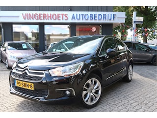 Citroën DS4 1.6-16v. *** 200 Pk. *** Sport Chic * Benzine * Navigatie * Lederen Bekleding * Massage & Verwarmde stoelen en Dodehoekbewaking * Denon Geluidsinstallatie * Climate & Cruise Control * Vingerhoets; Vierde Generatie Eersteklas Service !