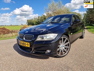 BMW 318d Business Originele NL Auto / Airco / Navi / CC / Leder / PDC / 1 Eigenaar en Perfect en Recent onderhouden / NAP