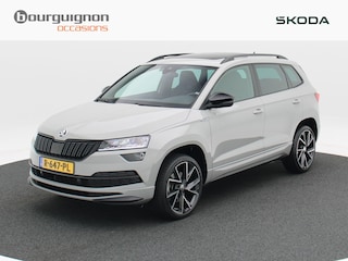 Skoda Karoq 1.5 TSi 150 Pk Automaat Sportline Business | Panorama Dak | Trekhaak | Full LED | Adaptive Cruise | Carplay | Camera | Parkeersensoren | Navigatiesysteem | 19 Inch | 85.250 Km