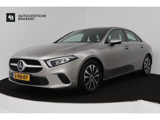 Mercedes-Benz A-klasse 200 Business Solution (STOELVERWARMING, ACHTERUITRIJCAMERA, CRUISE CONTROL, NAVIGATIE, PARKEERSENSOREN)