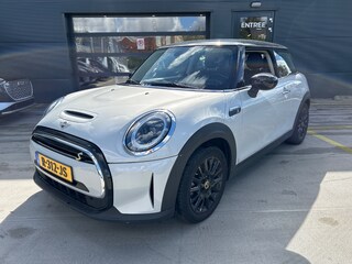 Mini Mini Collection 33 kWh | Navigatie | Climate Control | LED | Sportstoelen | Zwart dak