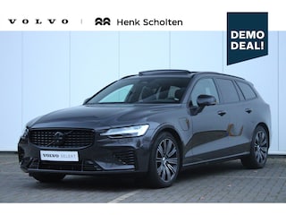 Volvo V60 T6 350PK Plug-in hybrid AWD Ultra Dark | Adaptieve Cruise Control met Pilot Assist | Premium audio by Harman Kardon | 360 graden camera | Elektrisch bedienbaar panoramisch schuif-/kanteldak | Stoelverwarming | Elektrische voorstoelen met geheugen | Stuurwielverwarming | Semi-elektrische trekhaak |