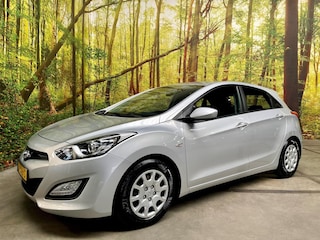 Hyundai i30 1.4 i-Motion 5-Deurs Airco Cruise Control LED Bluetooth Radio CD AUX USB