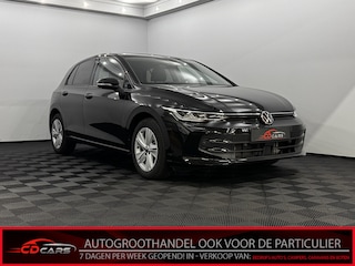 Volkswagen Golf 1.5 TSI Life Clima, Apple carplay,  Parkeersensoren, Stoelverwarming, Sfeerverlichting, Led, Keyless start, 2 jaar garantie