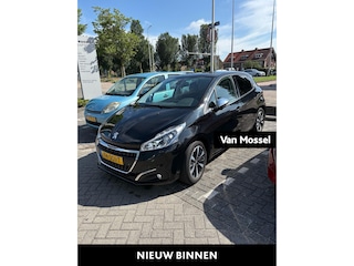 Peugeot 208 1.2 PureTech Allure | L.M. Velgen | Getint Glas | Groot Entertainment Navi Scherm
