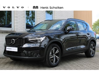 Volvo XC40 B4 Automaat Plus Dark | Premium Audio by Harman en Kardon| Interieur Voorverwarming| Adaptieve Cruise Control| Blind Spot| Semi electrische Trekhaak| Electrisch bedienbare Voorstoelen| Verwarmbare Voorstoelen| Verwarmbare Voorruit.
