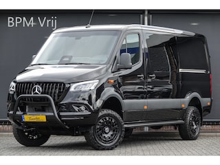 Mercedes-Benz Sprinter 4x4 319Cdi 190Pk 9G-tronic | L2H1 | Dubbele Cabine | 2x Schuifdeur | 4WD | AWD | Bullbar | Treeplanken | 18'' All Terrain | Obsidian Black