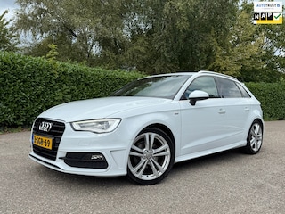 Audi A3 Sportback 1.4 TFSI Ambition Pro Line S Automaat | 2x S-Line | Navi | H-Leder | Trekhaak | Clima | 18" Velgen | PDC | LED |
