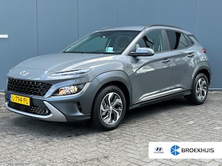 Hyundai Kona 1.6 GDI 141pk HEV Fashion | Camera | Premium Audio | Carplay | Inklapbare spiegels | Adaptive cruise controle | Dodehoek detectie | Keyless entry | Lichtmetalen velgen | Navigatie | 1e eigenaar