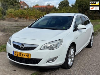Opel Astra Sports Tourer 1.4 Turbo Cosmo ECC Audio-CD Navi Leder LMV 18" ESP Cruisecontrol PDC Trekhaak Dealeronderhoud Nieuwe Apk