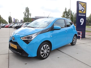 Toyota Aygo 1.0 VVT-i x-play Carplay-Camera, NL auto, Airco, 5 drs Aanbieding!