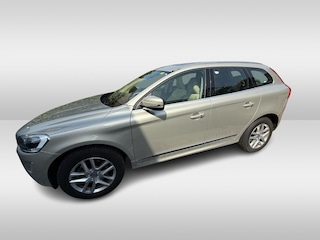 Volvo XC60 2.4 D4 Polar+ / Trekhaak / Panoramadak / Camera / Leder / Keyless / ACC / 18'' / Bliss / Standverwarming / Dodehoek / Navigatie / Xenon