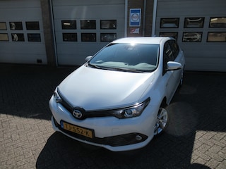 Toyota Auris 1.8 Hybrid Dynamic Go PARELMOER LAK