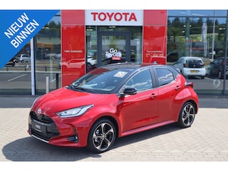 Toyota Yaris 1.5 HYBRID 130 EXECUTIVE NIEUW! BLIND-SPOT JBL-AUDIO HUD PANODAK P-SENSOREN STOEL/STUURVERW KEYLESS APPLE/ANDROID AD-CRUISE