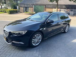 Opel Insignia Sports Tourer 1.5 Turbo Business Executive 140pk | OPC-Line | Comfortstoelen | Stuurverwarming | Achteruitrijcamera | Navigatie | Botsdetectie | !!
