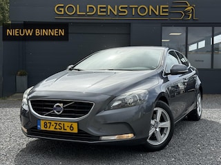Volvo V40 1.6 D2 Momentum Dealer Onderhouden,Camera,Navi,Clima,Cruise,Pdc,N.A.P,115pk,Lm velgen,Halfleder,6 Bak,Distributie vv,Apk tot 02-2026
