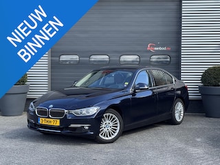 BMW 320i High Executive | Head-Up Display | Harmon Kardon | Memory Stoelen | Lederen Bekleding | Navigatie |